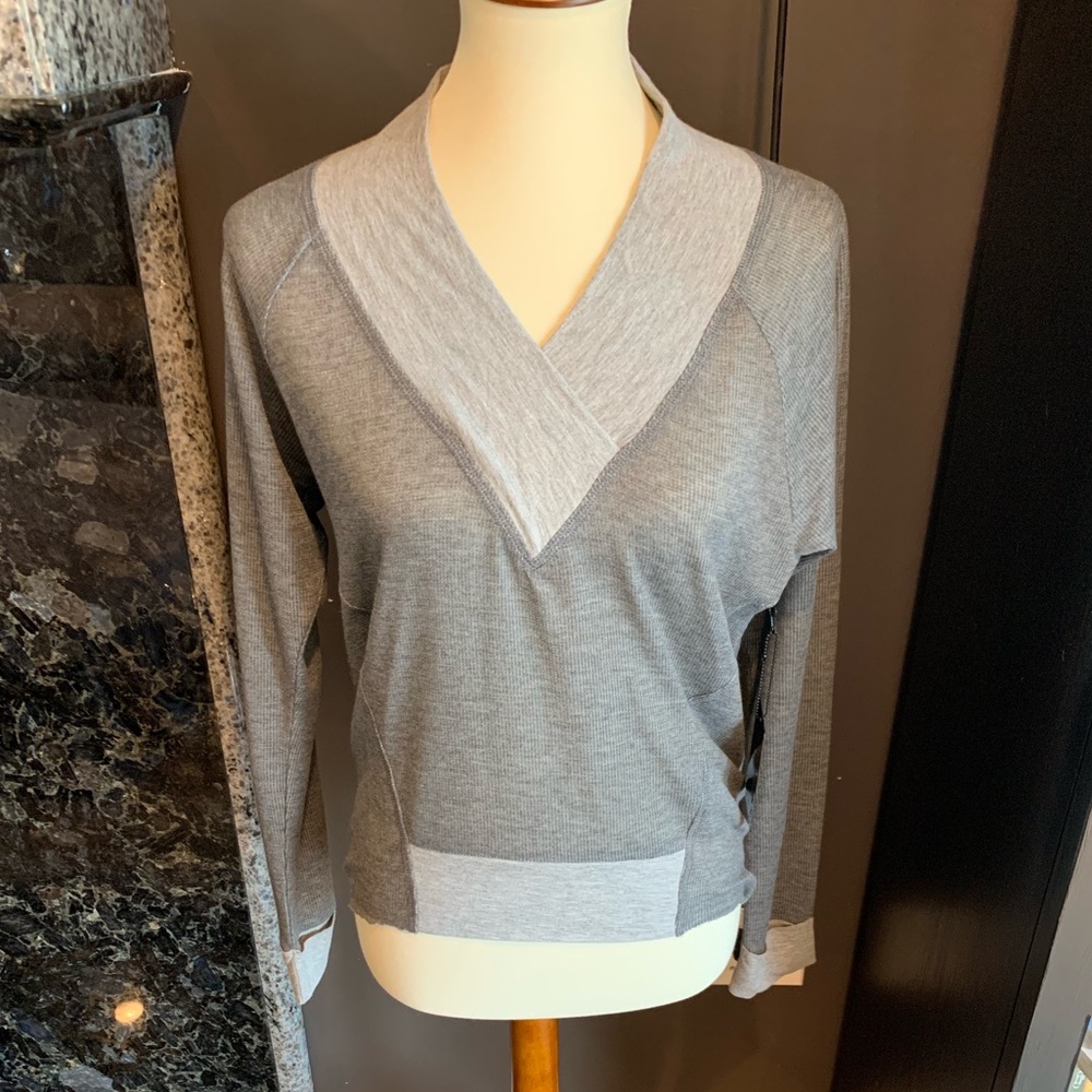 L.A.M.B Wide Band L/S V- Neck